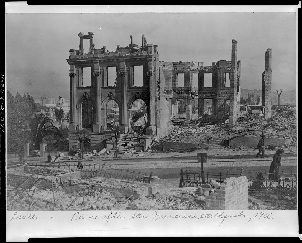 Ruins of downtown San Francisco after the 1906 earthquake and fire